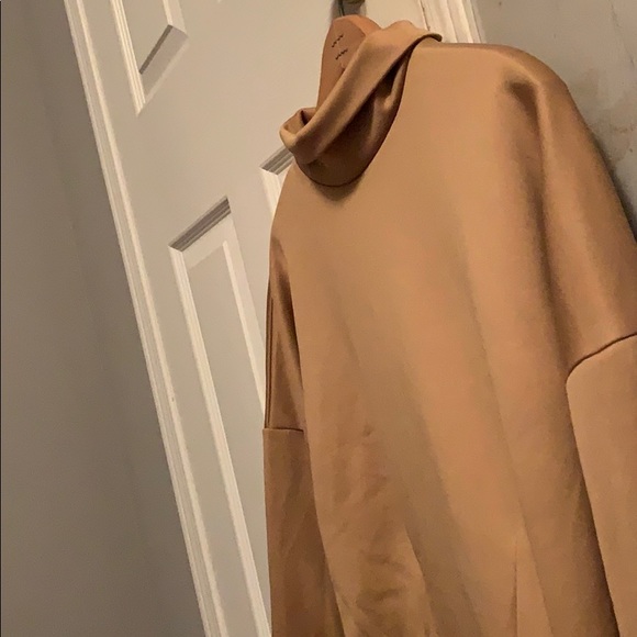 Gold Cropped Turtleneck 💛 - Picture 2 of 5